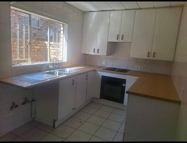 3 BEDROOM DUPLEX FOR SALE IN VANDERBIJLPARK SE 3